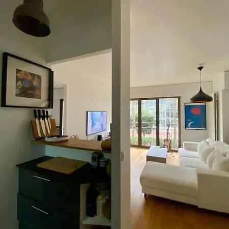 Modern Bright Lovely Levallois-Perret